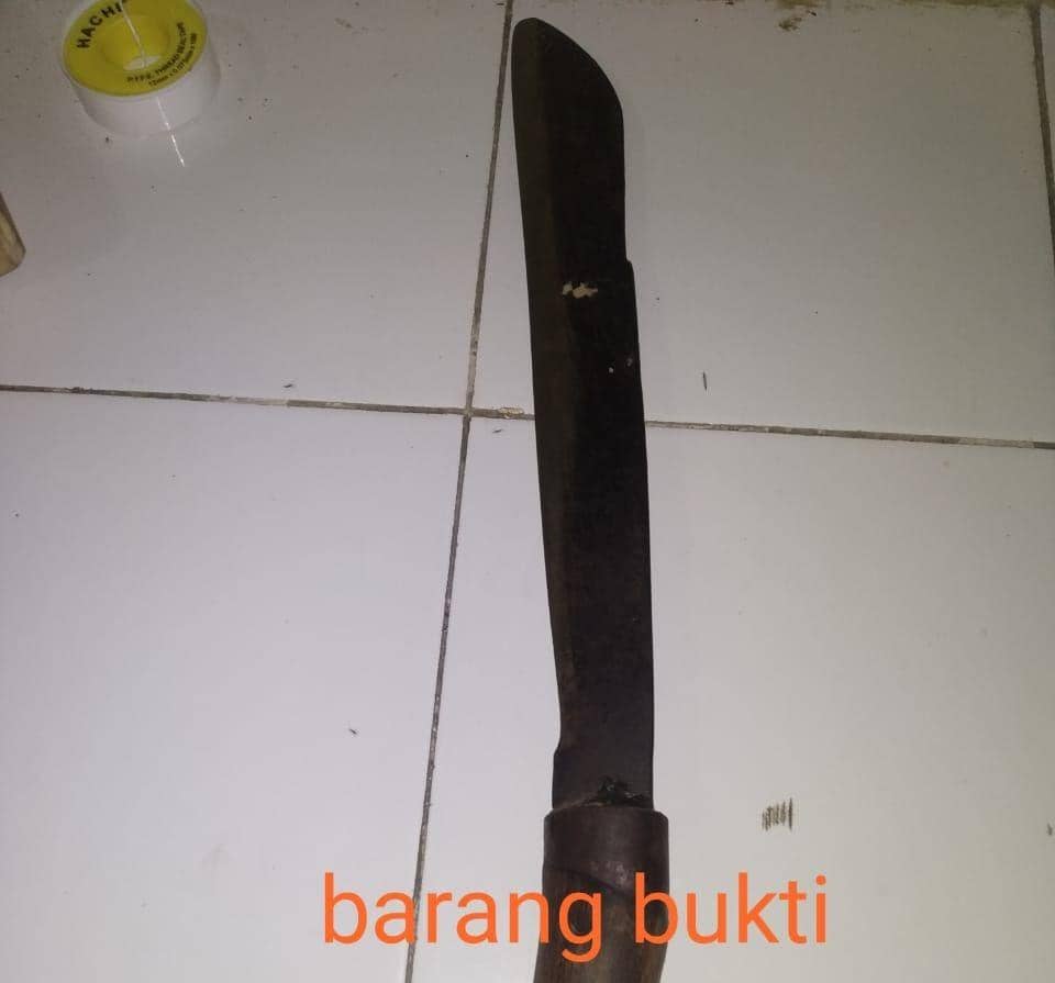 Barang bukti parang digunakan saat membacok/Polres Takalar