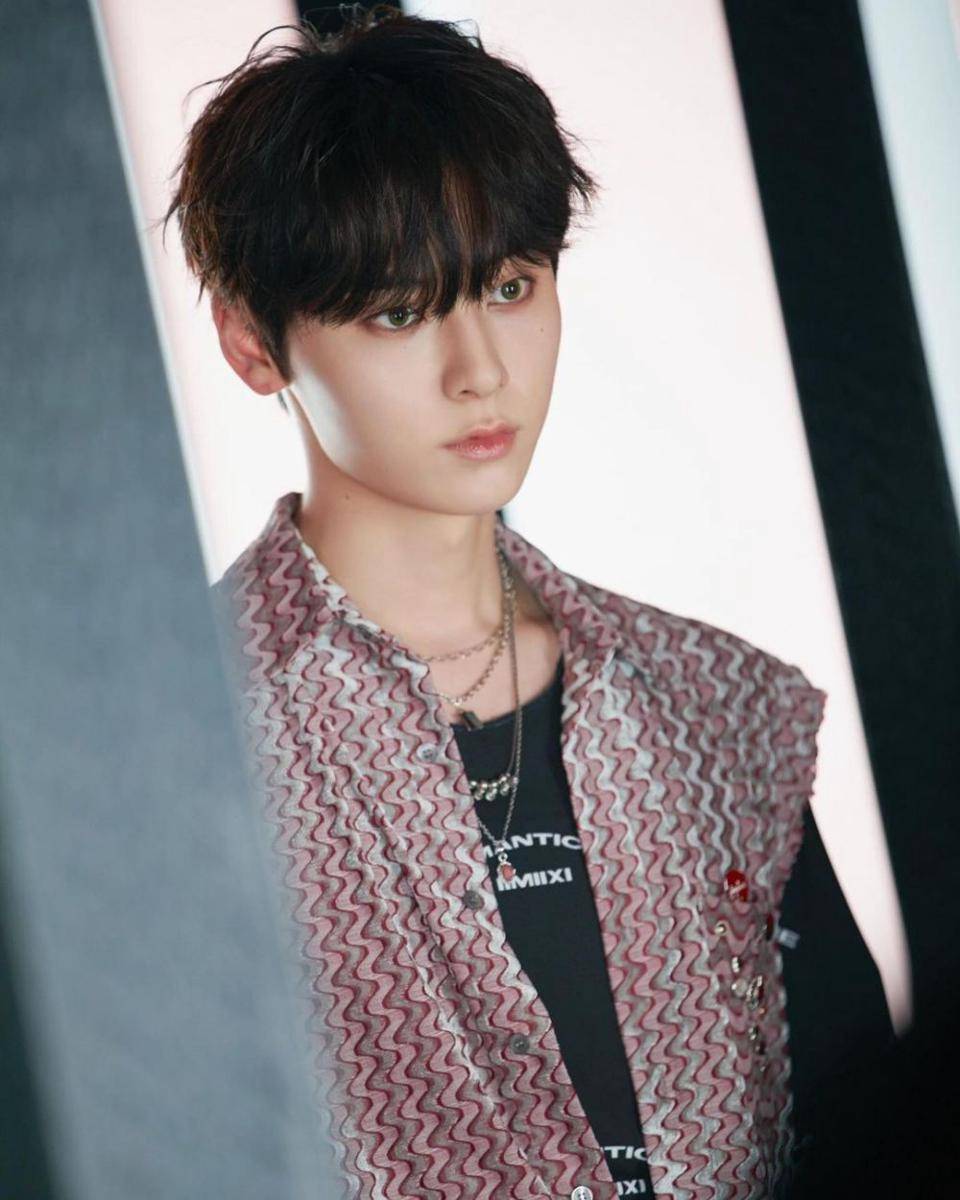 instagram.com/minhyun_hwang09