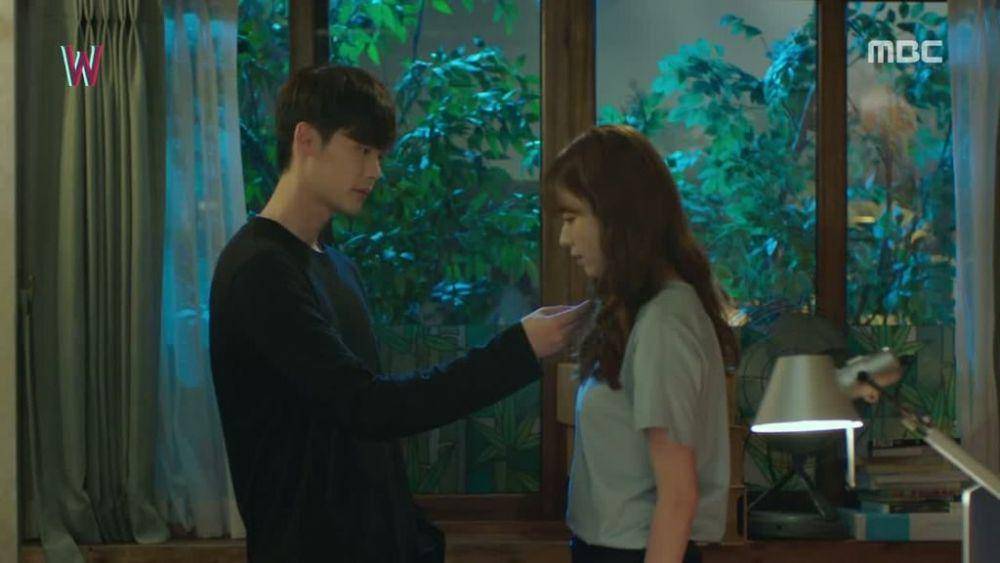 W: Two Worlds Apart (Dok. MBC)