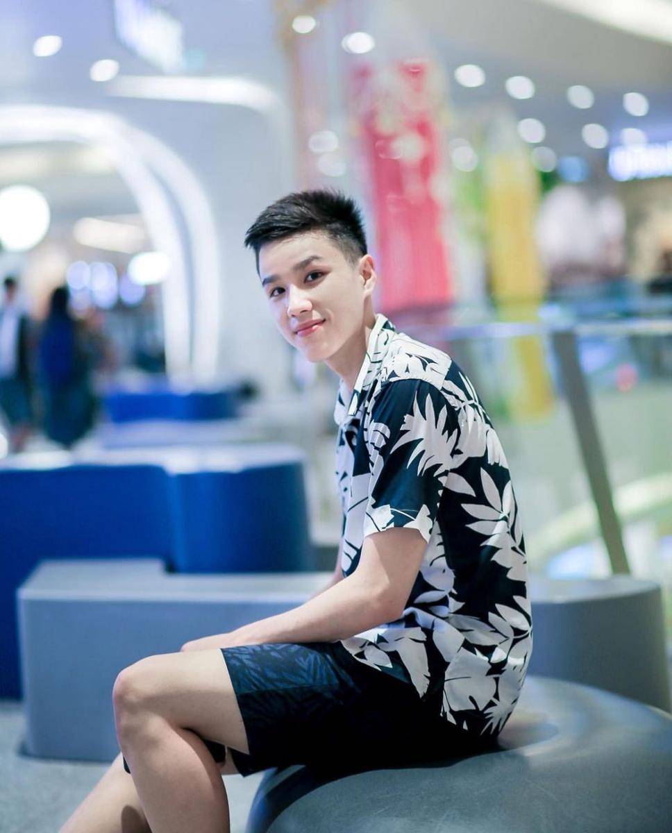 instagram.com/neo_neos