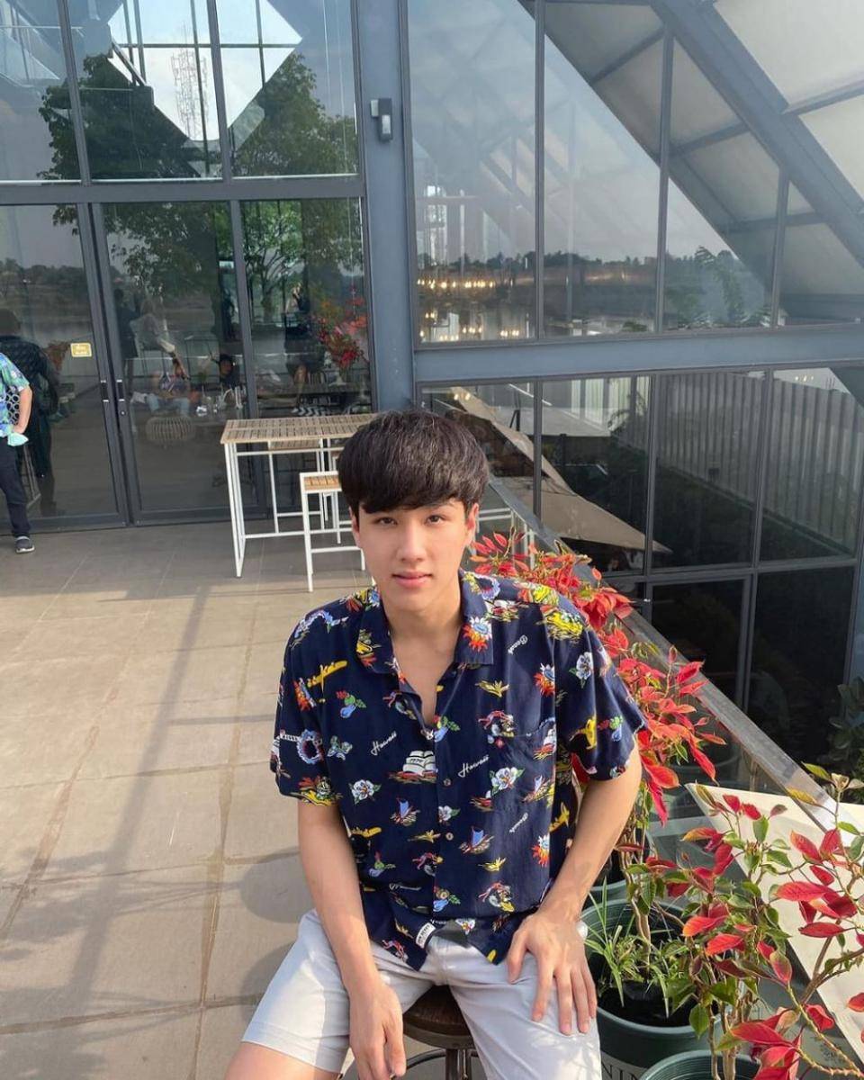 instagram.com/neo_neos