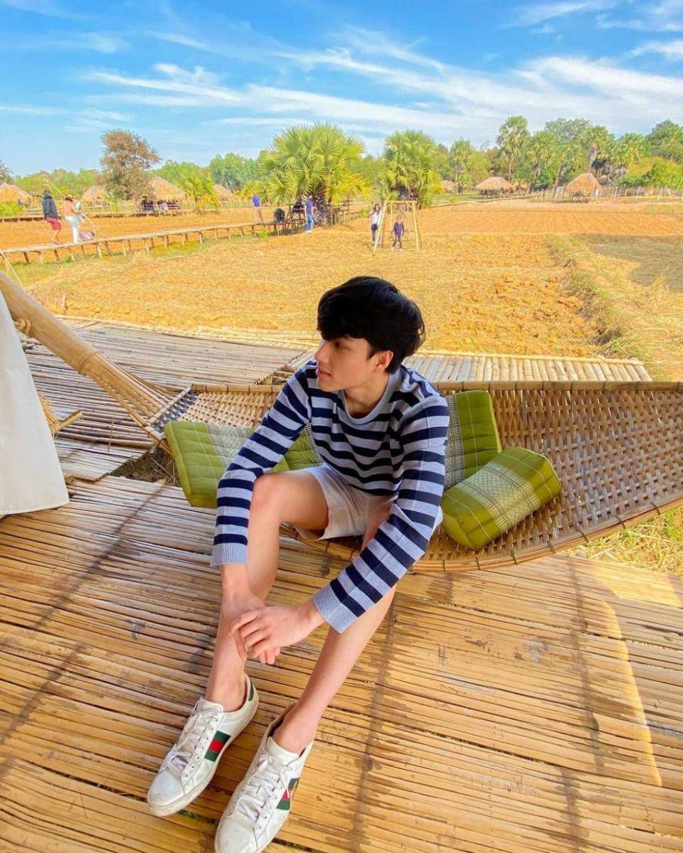 instagram.com/neo_neos