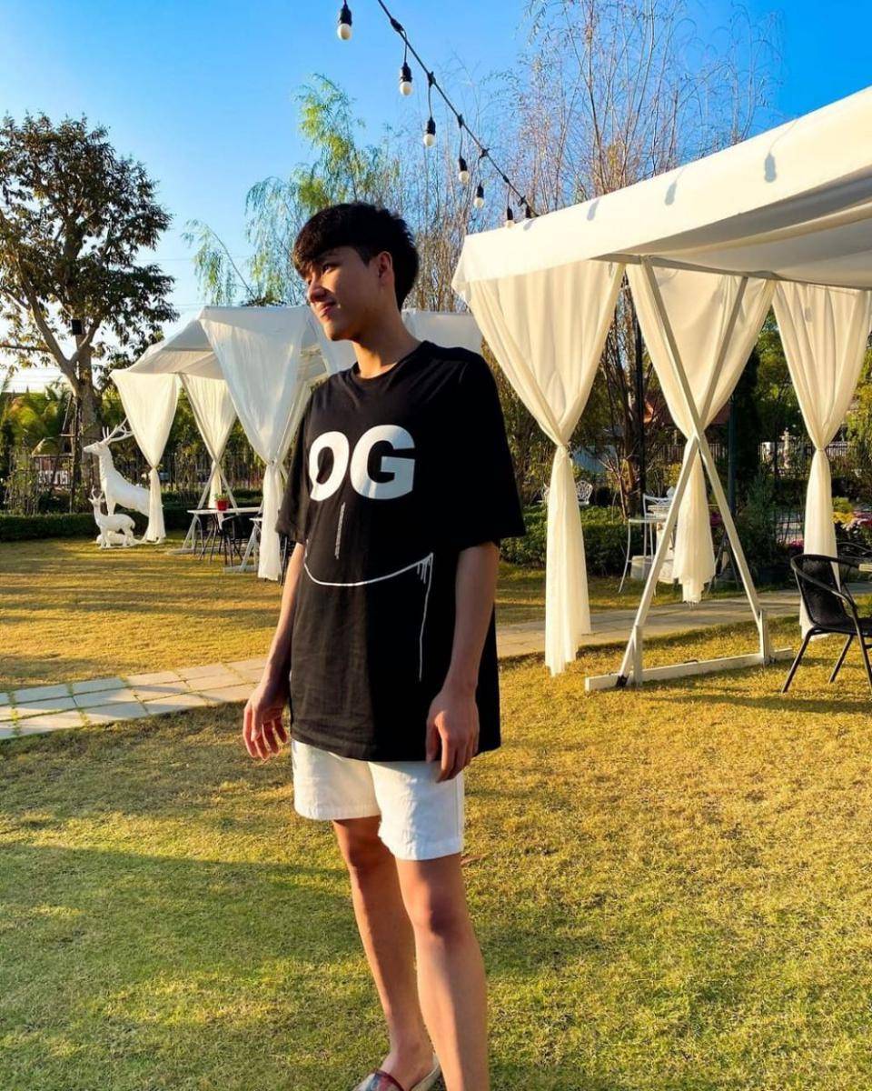 instagram.com/neo_neos