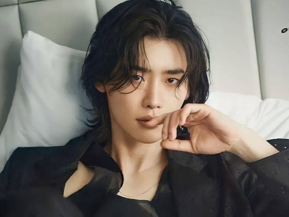 Comeback di 'Big Mouth', 10 Pesona Lee Jong Suk dengan Rambut Gondrong