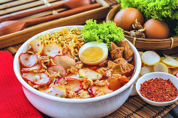 5 Fakta Kerupuk Seblak yang Sering Disantap Anak Muda