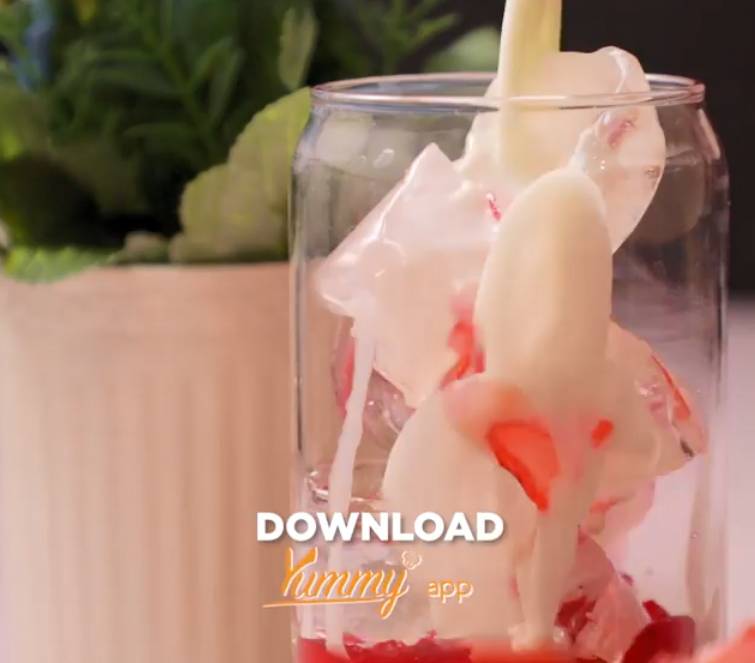 Tuang susu. yummy.co.id