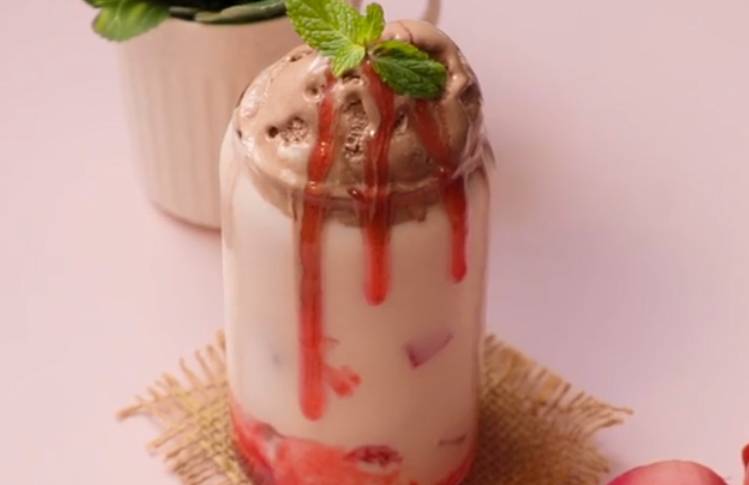 Chocolate Strawberry Milk. yummy.co.id