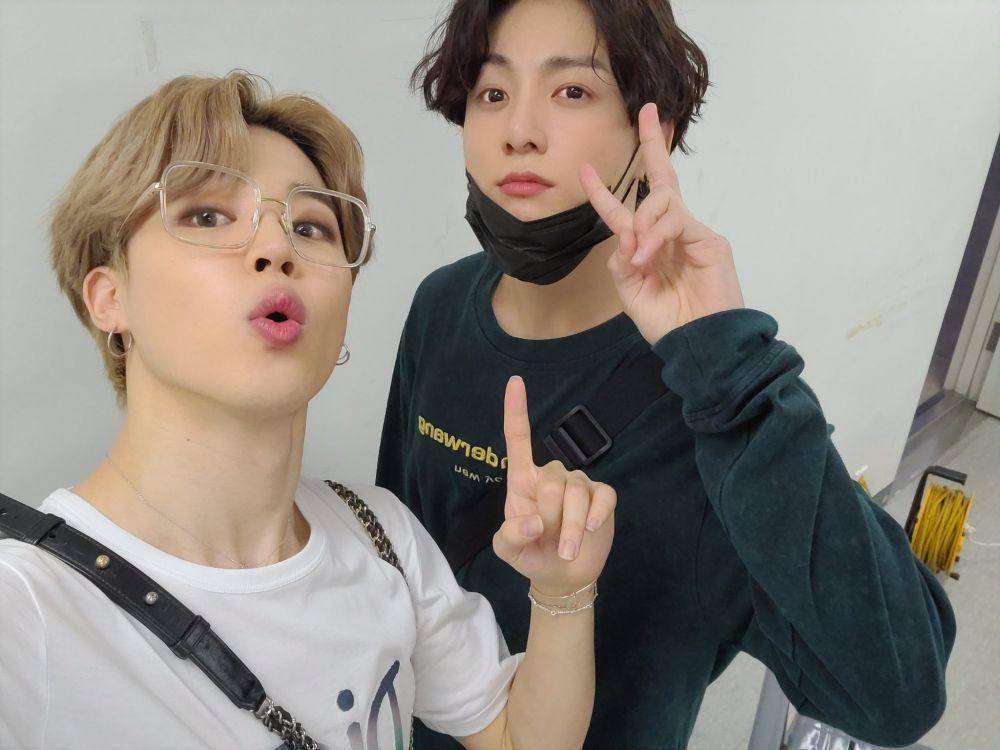 twitter.com/BTS_twt