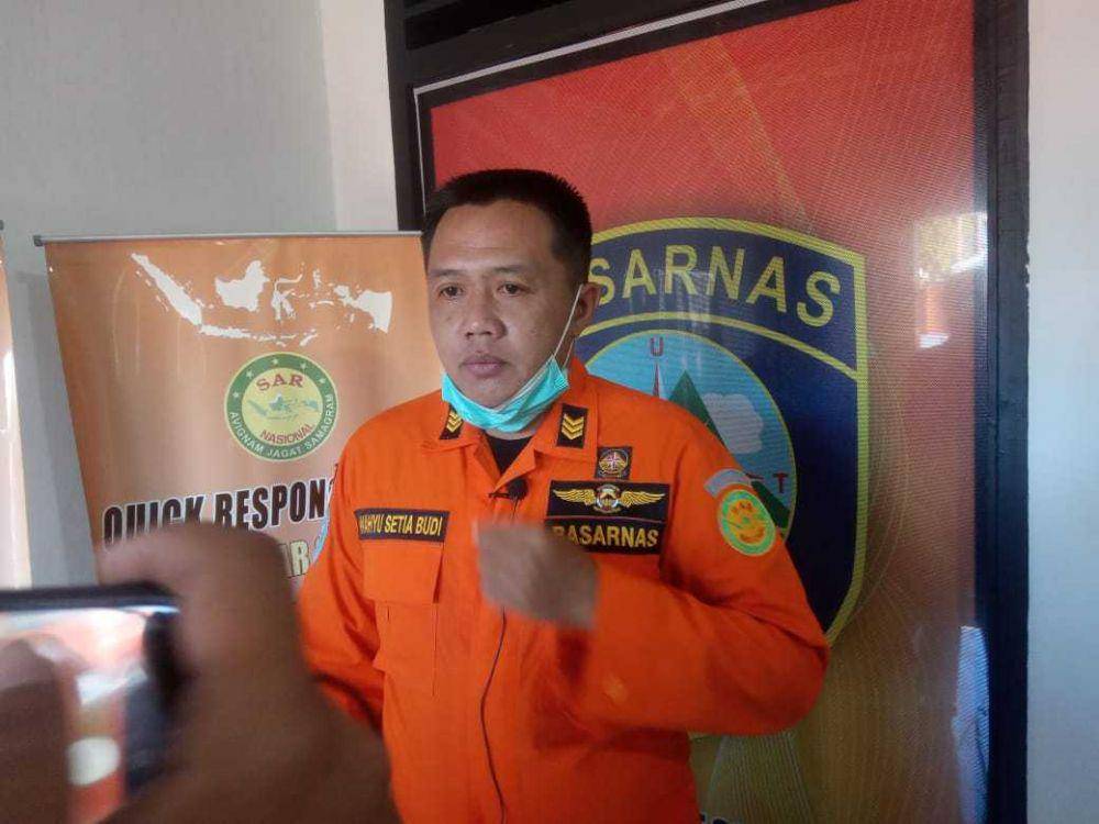 Koordinator Pos SAR Banyuwangi Wahyu. IDN Times/M Ulil