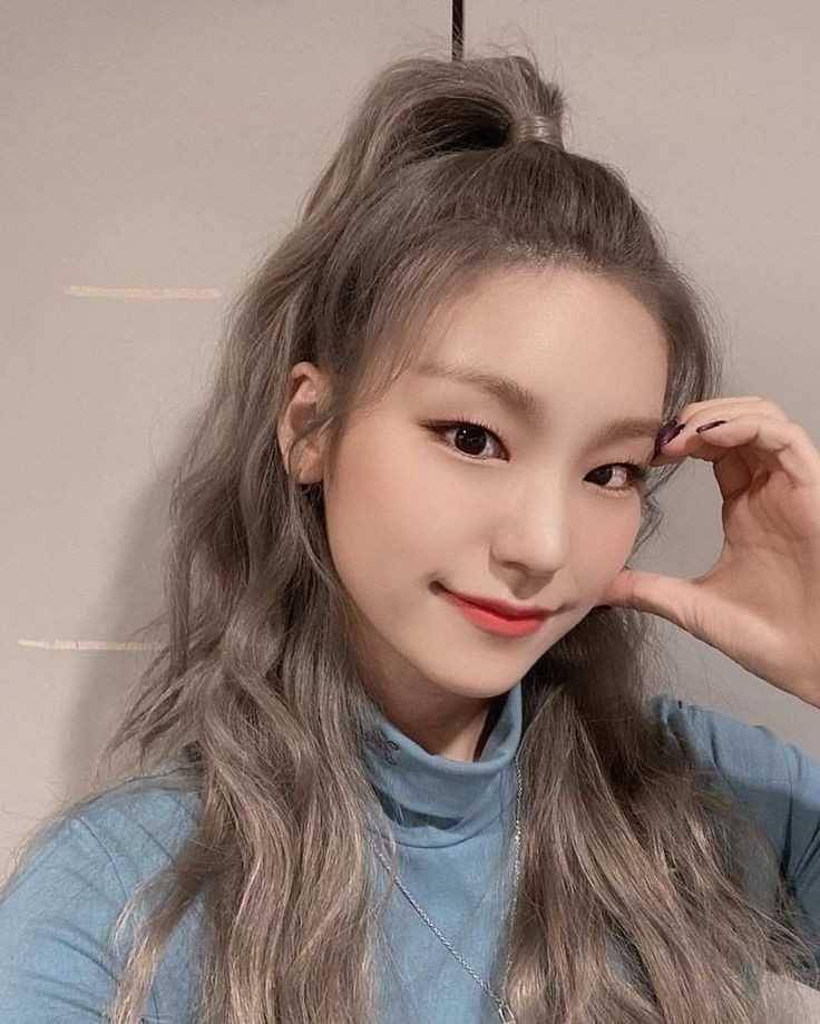 twitter.com/hourlyyryeji