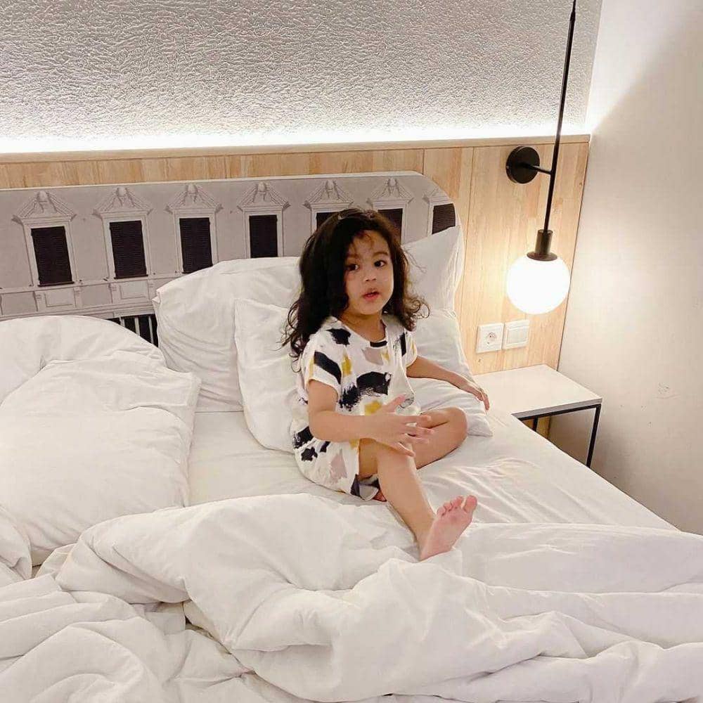 Instagram.com/poenyandherself