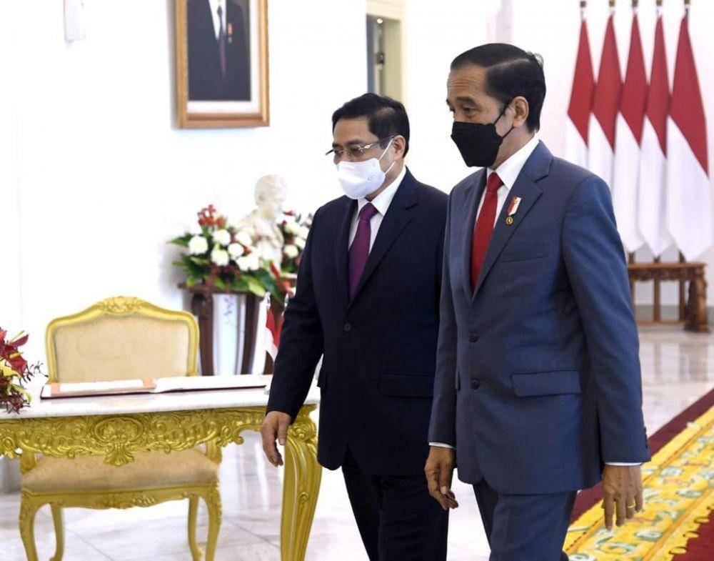 Presiden Joko Widodo bertemu Perdana Menteri (PM) Vietnam Phạm Minh Chính untuk membahas sejumlah isu termasuk krisis Myanmar dan Asean Leaders Meeting (dok. Biro Pers Kepresidenan)