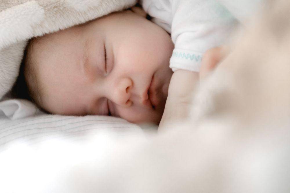 ilustrasi bayi (unsplash.com/Peter Oslanec)
