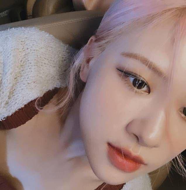 instagram.com/roses_are_rosie