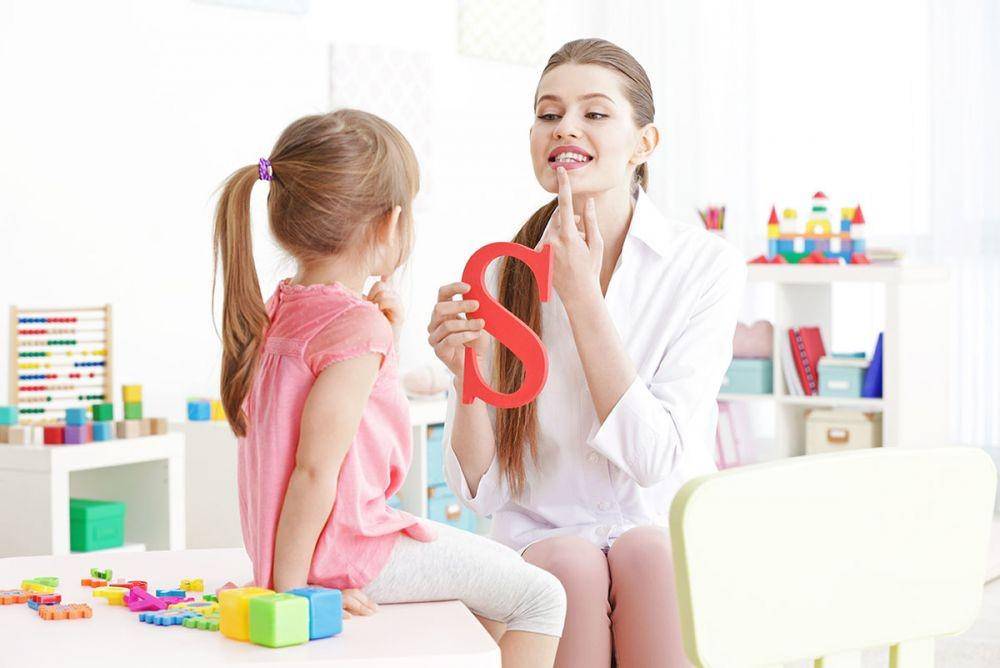 ilustrasi terapi wicara atau speech therapy (childdevelopment.com.au)