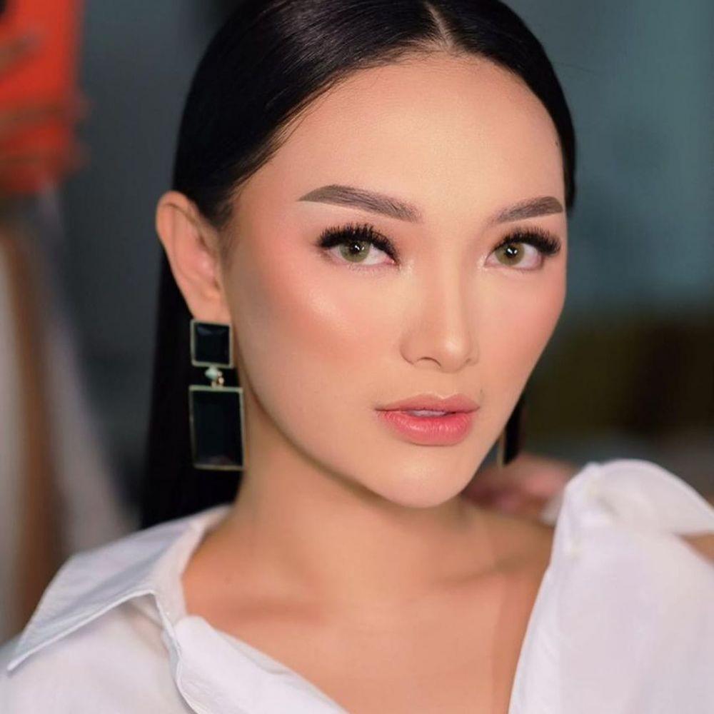 8 Selebriti yang Pernah Cicipi Profesi Buruh, Berjuang Gak Main-main!