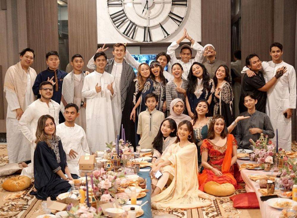 Bukber geng selebgram Rachel Vennya. (instagram.com/rachelvennya)