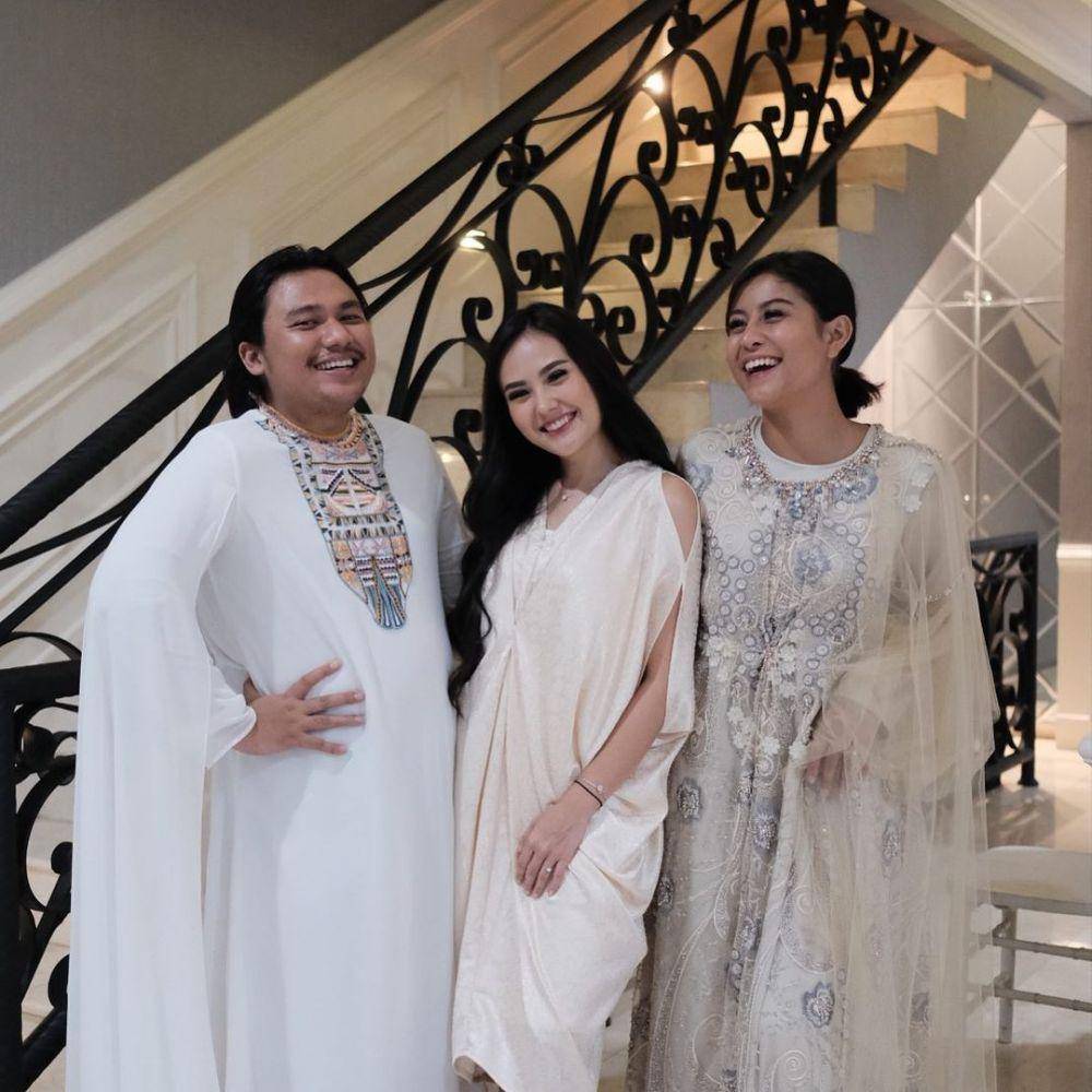 Bukber sekaligus ultah Sarah Gibson. (instagram.com/keanuagl)
