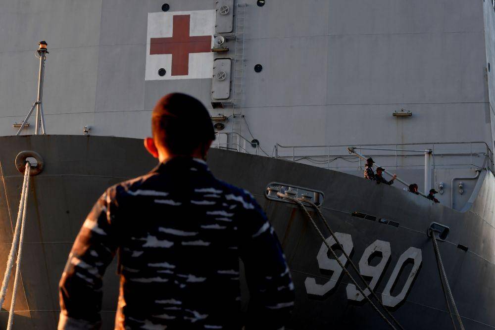 KRI dr Soeharso 990 kembali ke perairan Bali untuk memulai pencarian KRI Nanggala-402 yang hilang kontak saat menggelar latihan penembakan di utara Bali pada Rabu (21/4/2021) (ANTARA FOTO/Zabur Karuru)