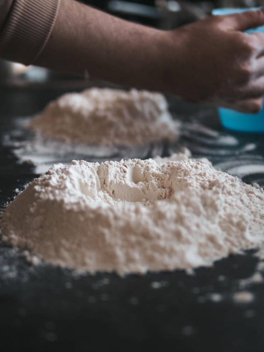 Tepung (unsplash.com/brechtdenil)