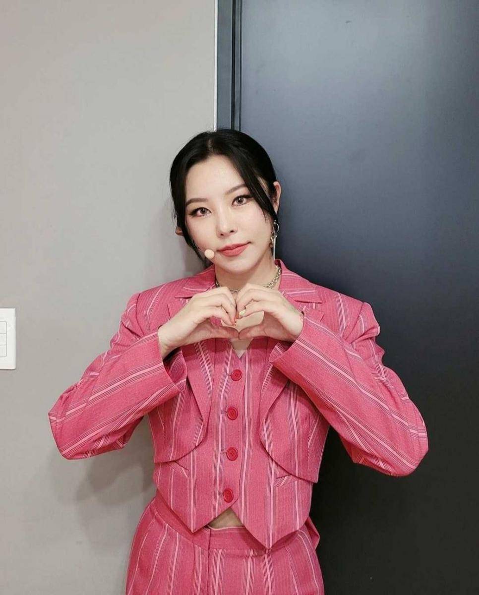 Instagram.com/mamamoo_official