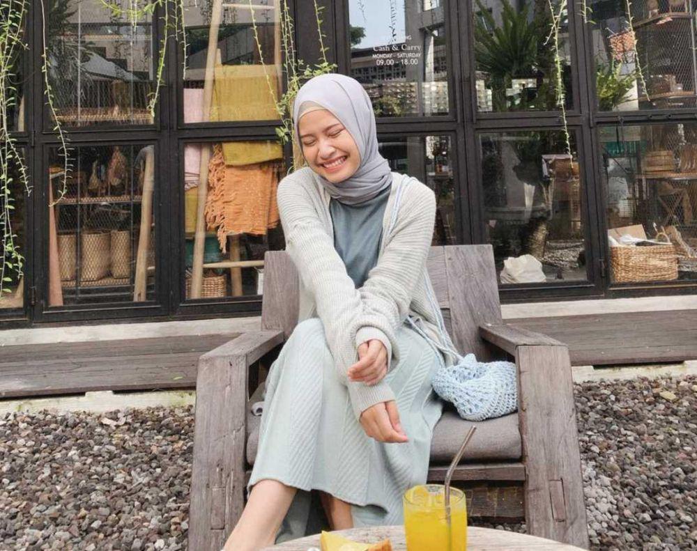 9 Potret Manis Hanggini, Adik Arbani Yasiz di Series Ustad Milenial