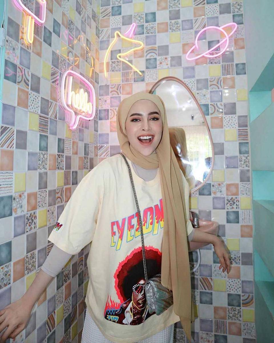 instagram/aghniapunjabi