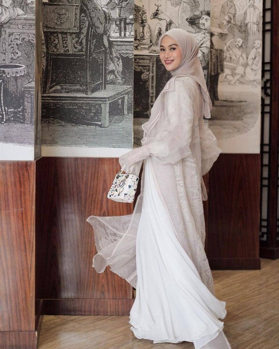 instagram.com/indahnadapuspita