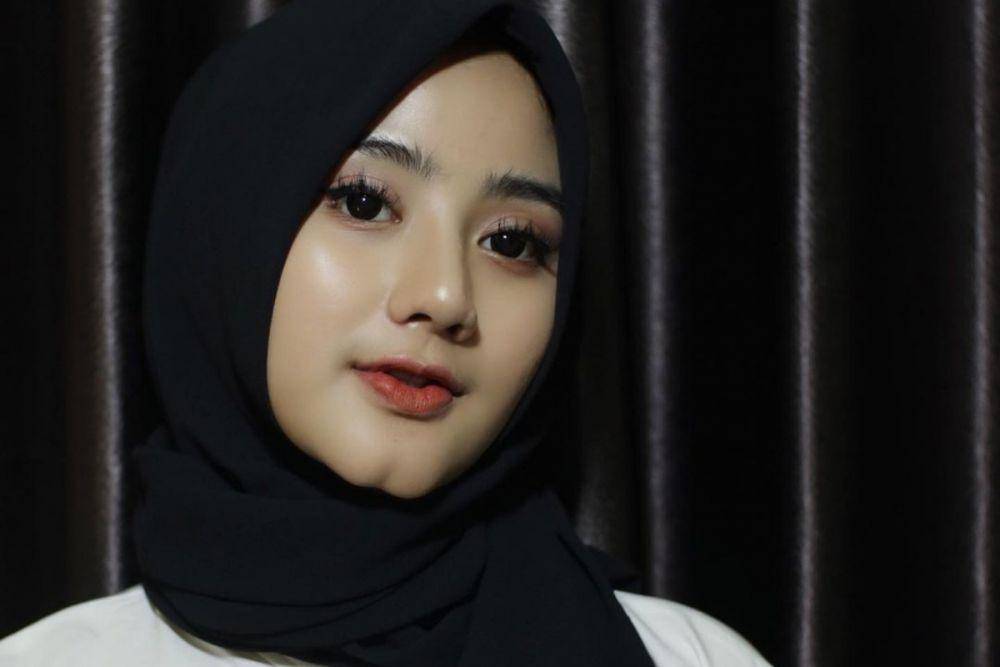 Ghea Youbi pakai hijab (Instagram.com/gheayoubi)