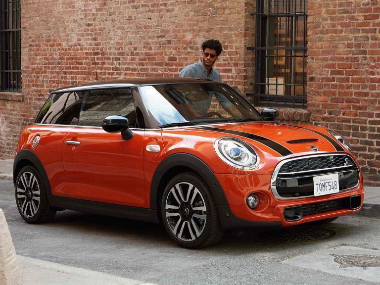 5 Merek Mobil yang Punya Desain Ikonik, Sekali Lihat Pasti Terpikat