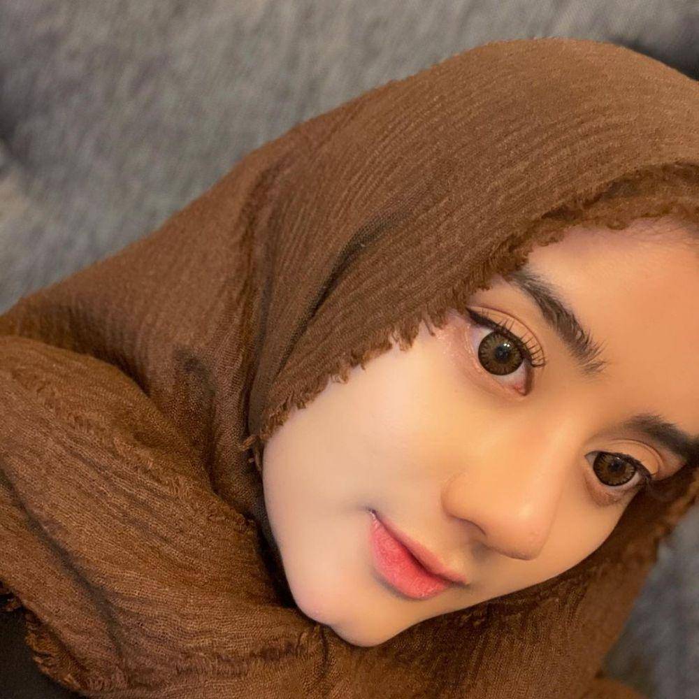 Potret terbaru Ghea Youbi pakai hijab (Instagram.com/gheayoubi)