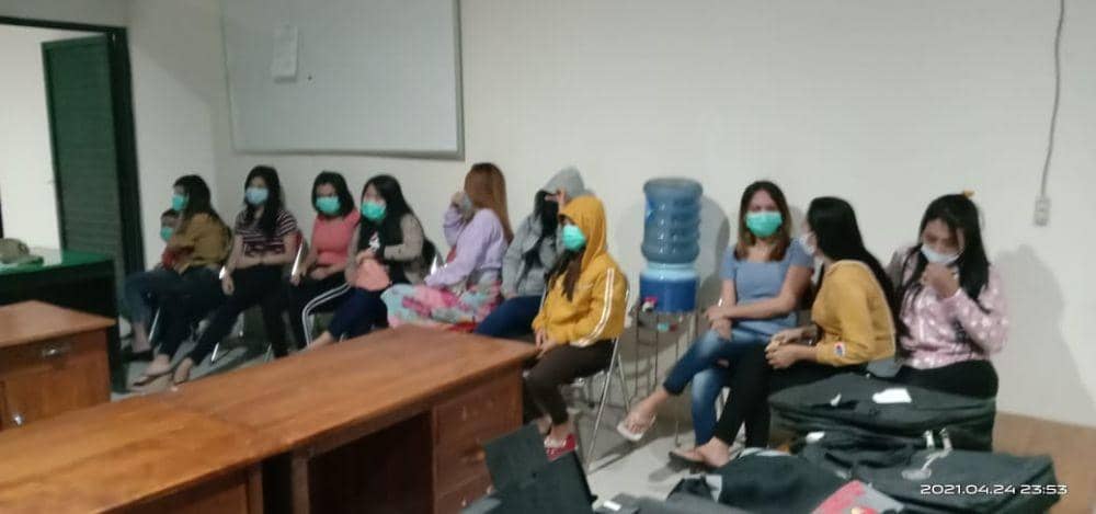 16 wanita pramusaji diamankan Satpol PP Kabupaten Lamongan. Dok. Istimewa