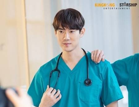 Yoo Yeon Seok (Dok. tvN "Hospital Playlist")