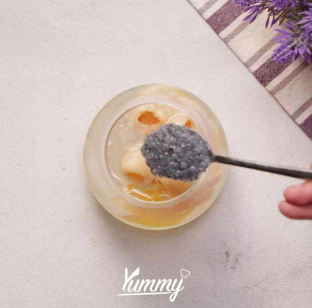 Biji selasih (yummy.co.id)