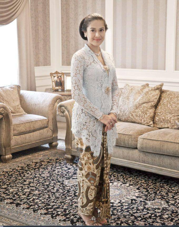 Dian Sastrowardoyo (instagram.com/therealdisastr)