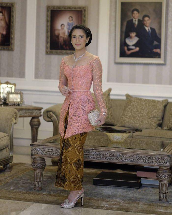 Dian Sastrowardoyo (instagram.com/therealdisastr)