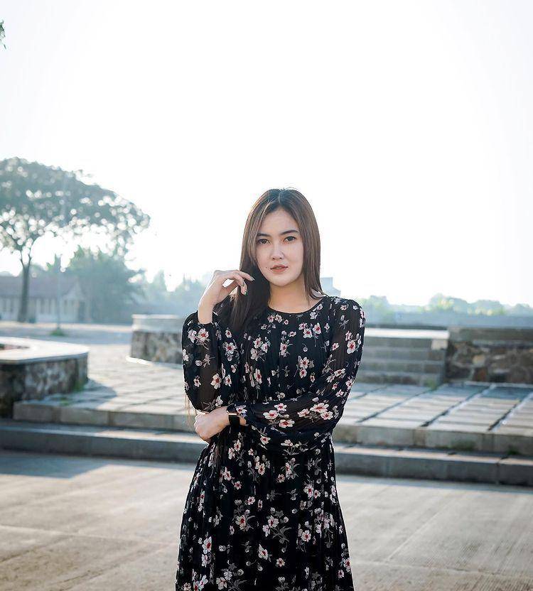 Instagram.com/nellakharisma/