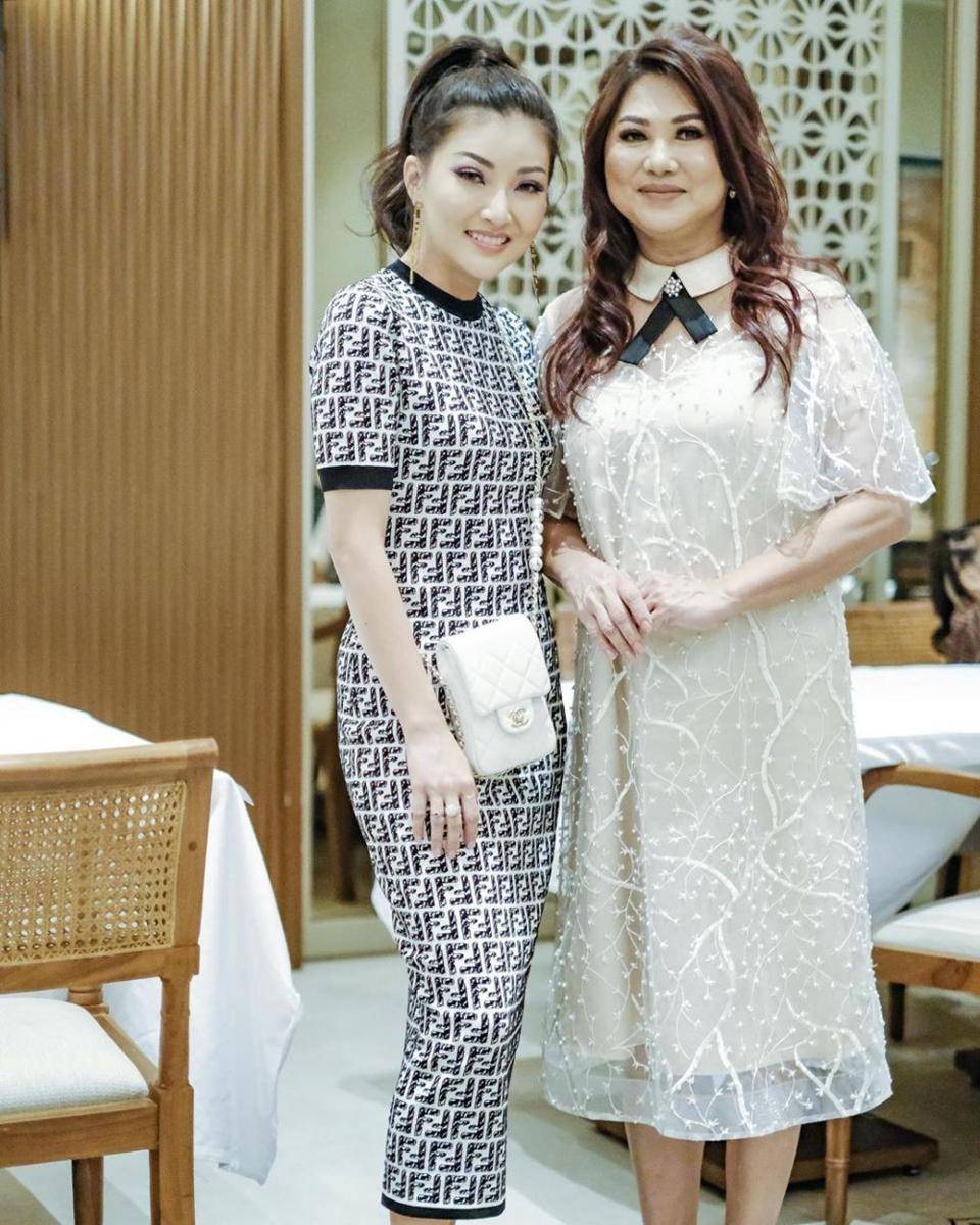 Sarwendah dan Rospita Tjoe (instagram.com/sarwendah29)