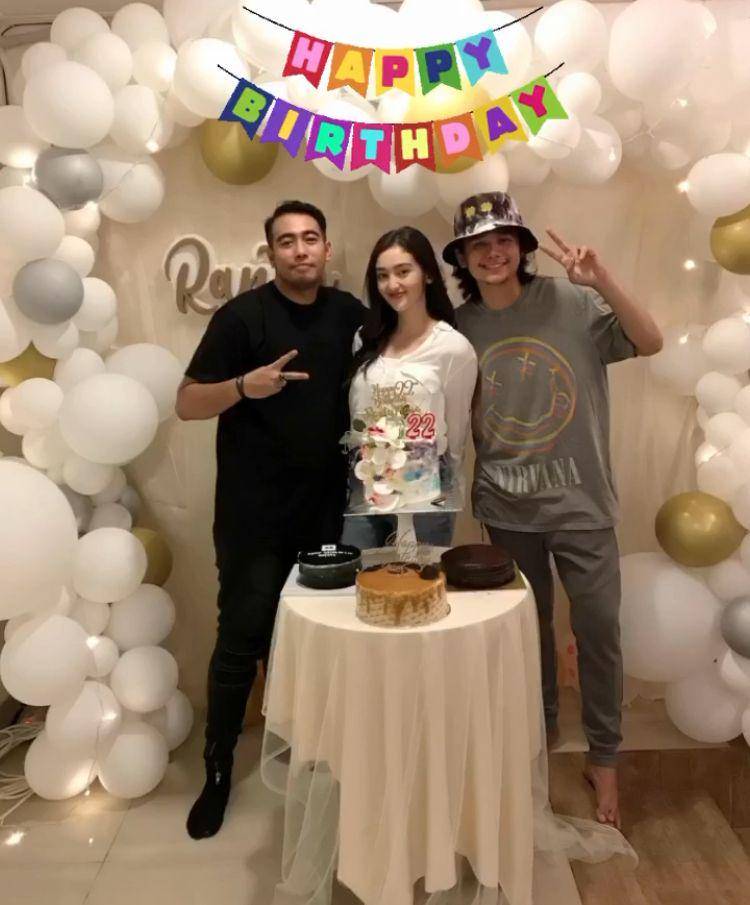 Kejutan ulang tahun Ranty Maria. (instagram.com/raynwijaya26)