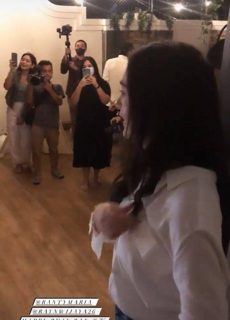 Kejutan ulang tahun Ranty Maria. (instagram.com/deaannissaa)