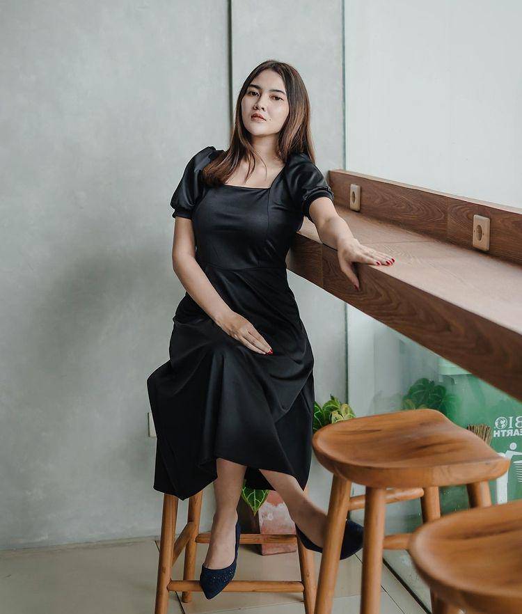 Instagram.com/nellakharisma/