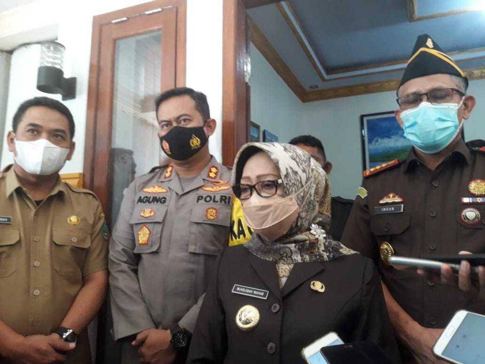Bupati Jombang bersama Forkopimda di rumah Deni. Zainul A
