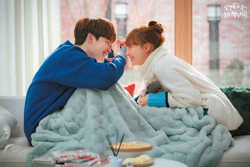 Cuplikan drama Romance is a Bonus Book (dok. tvn)