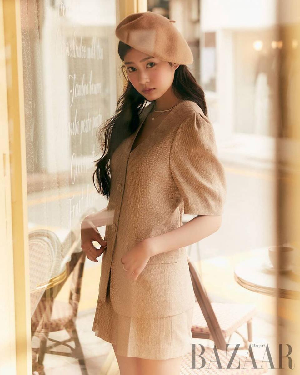 instagram.com/harpersbazaarkorea