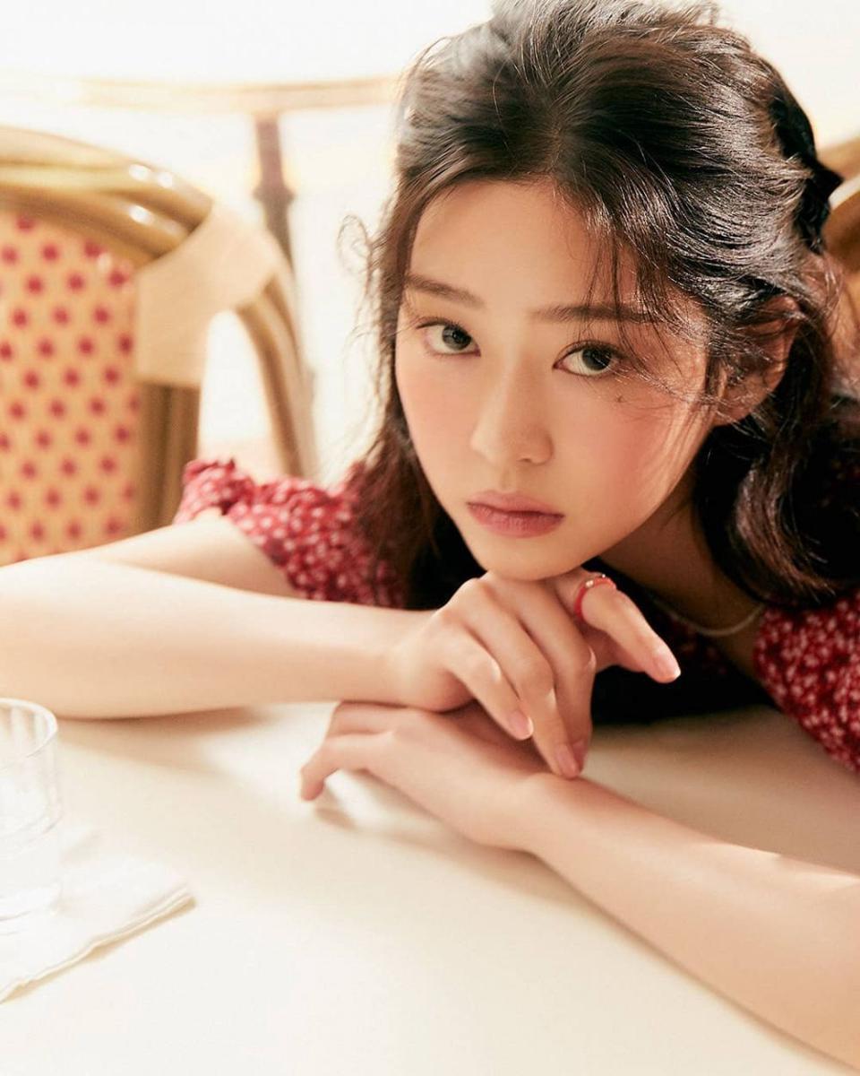 instagram.com/harpersbazaarkorea