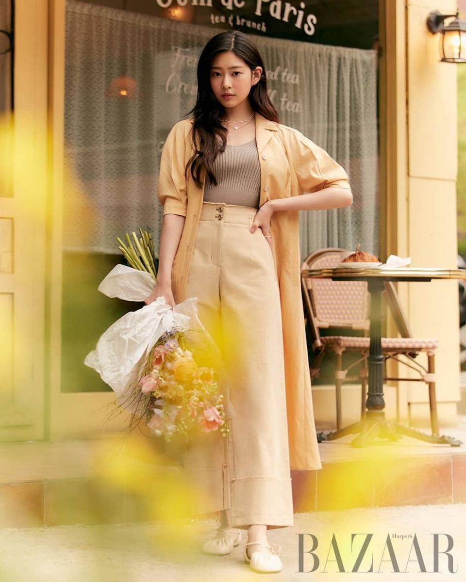 instagram.com/harpersbazaarkorea