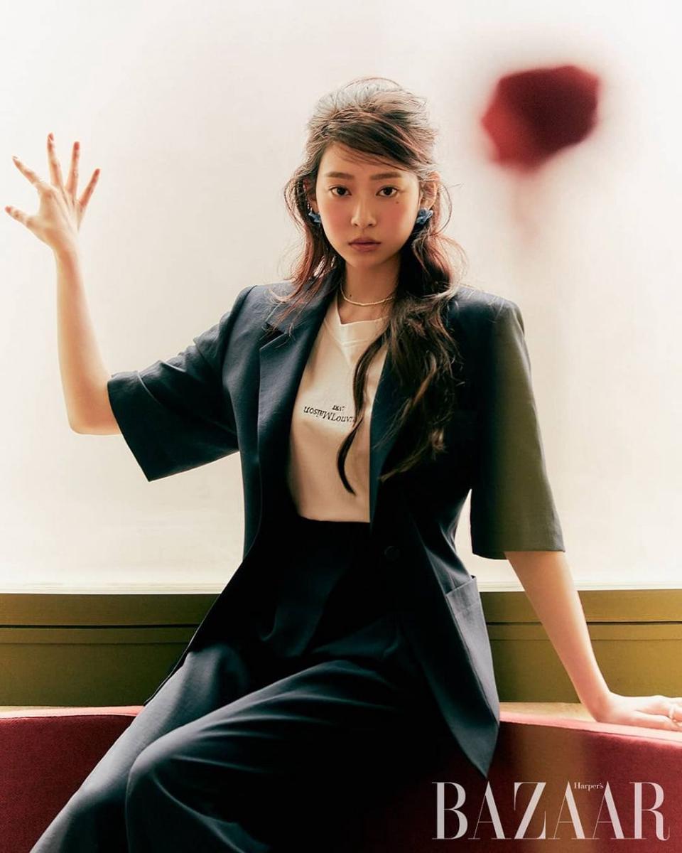 instagram.com/harpersbazaarkorea
