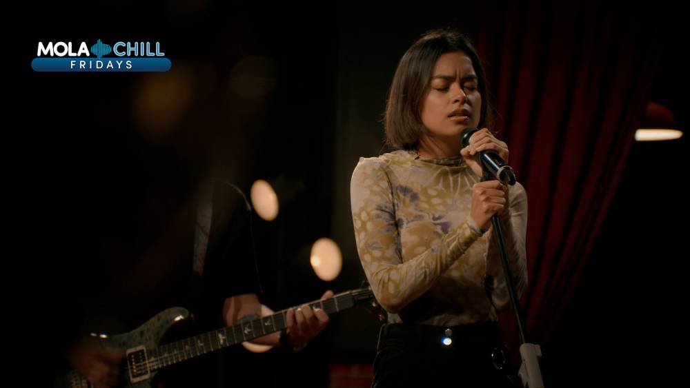 Penampilan Eva Celia di Mola Chill Fridays (Dok. Mola TV)