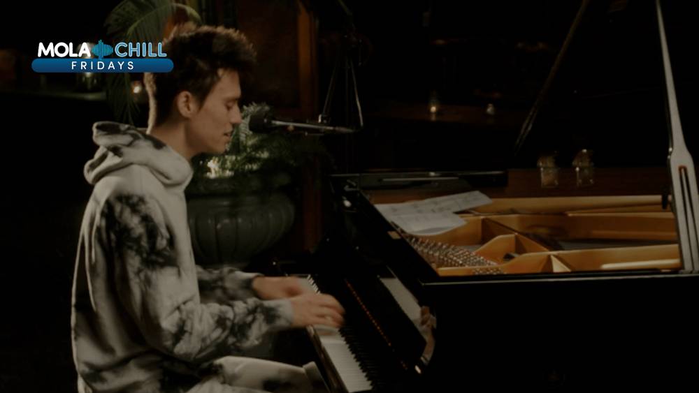 Jacob Collier piawai memainkan piano (Dok. Mola TV)