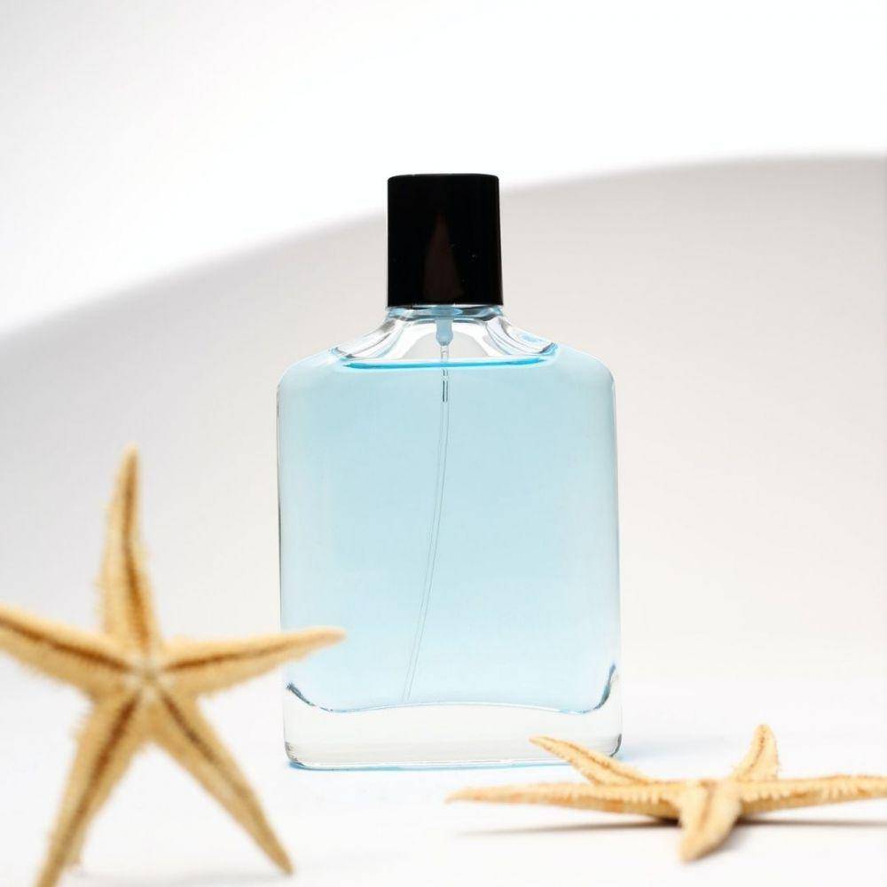 ilustrasi botol semprot berisi blue tansy (pexels/YUSUF ARSLAN)